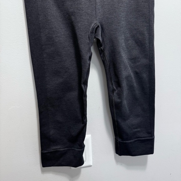 Lululemon Seamlessly Street Seamless Crop Legging Grey Black Size 6 - Picture 4 of 11